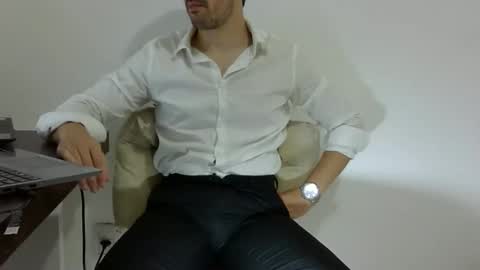 Snapshot of rafaelssk chatting on 02/11/26, 09:25 elenacam online show from 02/11/26, 09:25