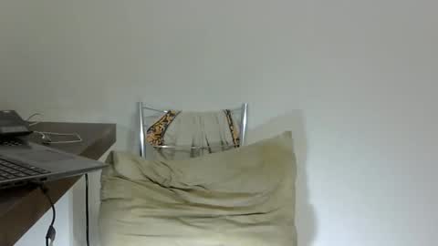 Snapshot of rafaelssk chatting on 02/14/26, 04:48 elenacam online show from 02/14/26, 04:48