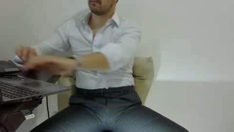 Snapshot of rafaelssk chatting on 02/19/26, 09:27 elenacam online show from 02/19/26, 09:27