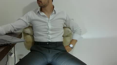 Snapshot of rafaelssk chatting on 02/26/26, 08:57 elenacam online show from 02/26/26, 08:57