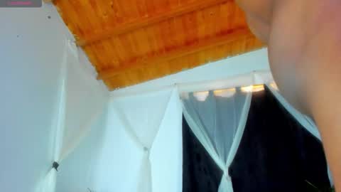 Snapshot of ragnarhot24 chatting on 11/12/25, 03:01 Andres H online show from 11/12/25, 03:01