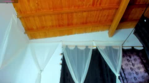 Snapshot of ragnarhot24 chatting on 11/25/25, 10:21 Andres H online show from 11/25/25, 10:21