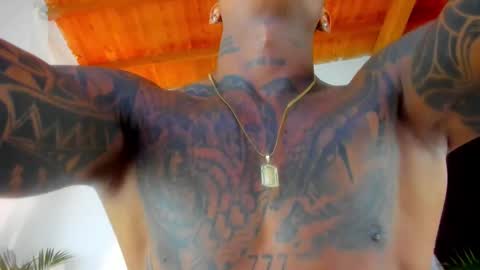 Snapshot of ragnarhot24 chatting on 12/02/25, 06:58 Andres H online show from 12/02/25, 06:58