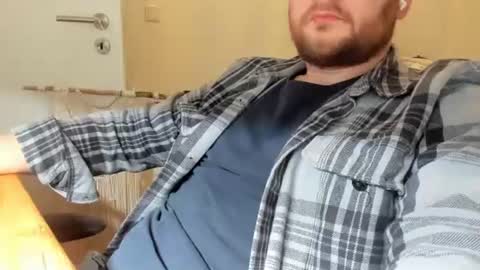 Snapshot of rahmsch chatting on 12/16/25, 11:48 rahmsch online show from 12/16/25, 11:48