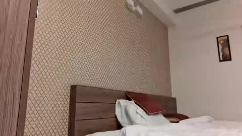 Snapshot of rahulr0 chatting on 02/14/25, 04:37 Rahul online show from 02/14/25, 04:37