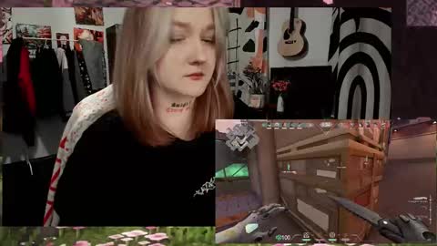 Snapshot of raiingurl chatting on 10/08/25, 05:32 Kate online show from 10/08/25, 05:32