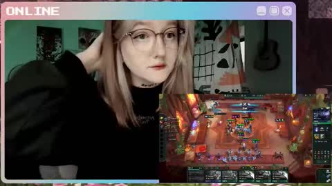 Snapshot of raiingurl chatting on 11/05/25, 06:46 Kate online show from 11/05/25, 06:46