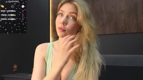 Lisa online show from 12/20/24, 08:45