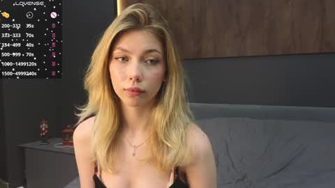 Lisa online show from 01/10/25, 08:04