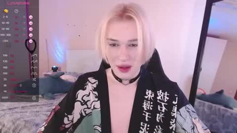 Snapshot of rainbow__salt chatting on 12/23/25, 10:02 Mike online show from 12/23/25, 10:02