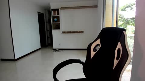 Jennyindependent model . online show from 12/31/24, 08:45