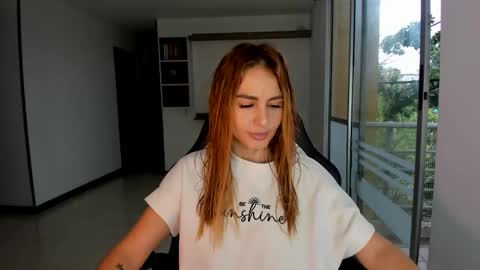 Jennyindependent model . online show from 02/13/25, 10:22