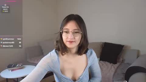 rainybella online show from 10/12/25, 07:18