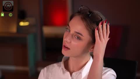 Snapshot of raisadoll chatting on 11/22/25, 06:40 Raisa online show from 11/22/25, 06:40