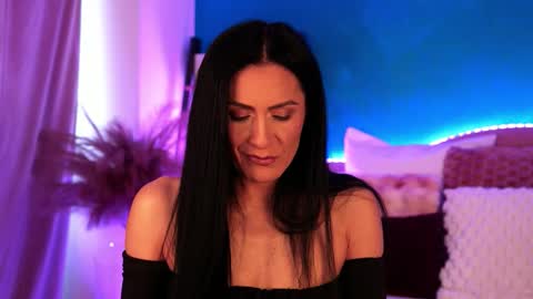 RaisaVawn online show from 12/15/25, 07:23