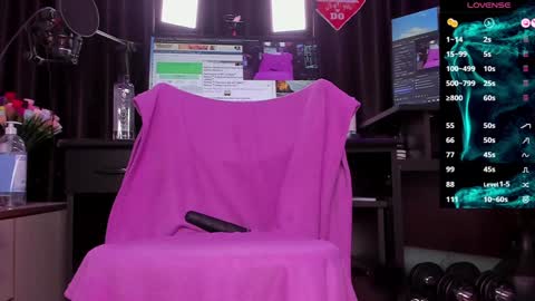 Laura online show from 12/11/24, 02:41