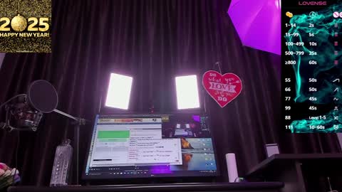 Laura online show from 01/05/25, 02:38