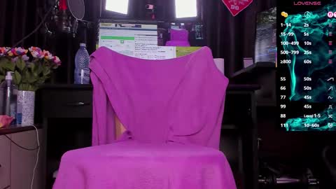 Laura online show from 10/07/25, 02:42