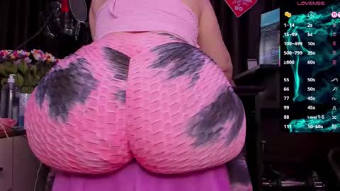 Laura online show from 10/08/25, 02:42