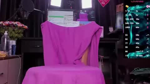 Laura online show from 07/28/26, 02:29