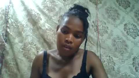 Snapshot of raissalove688460 chatting on 06/02/26, 02:19 raissalove688460 online show from 06/02/26, 02:19