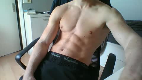Snapshot of ramonjoosse2001 chatting on 03/27/26, 12:16 ramonjoosse2001 online show from 03/27/26, 12:16