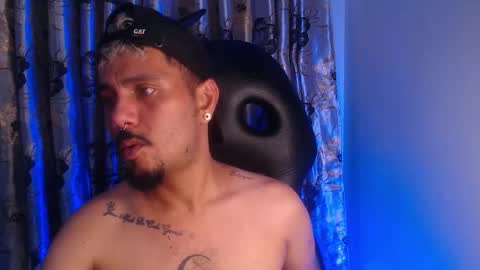 Snapshot of ramses_the_kinng chatting on 10/26/25, 03:51 ramses thekinng online show from 10/26/25, 03:51