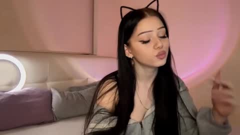 Luna online show from 10/18/25, 03:46