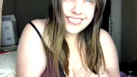 Snapshot of randicandi96 chatting on 12/16/25, 07:46 randicandi96 online show from 12/16/25, 07:46