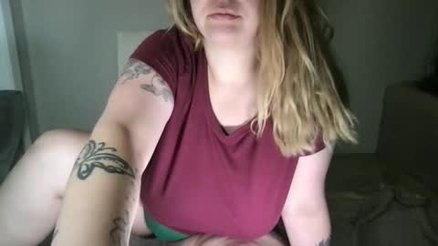 Snapshot of randiigirl69 chatting on 12/16/25, 11:26 Randii online show from 12/16/25, 11:26
