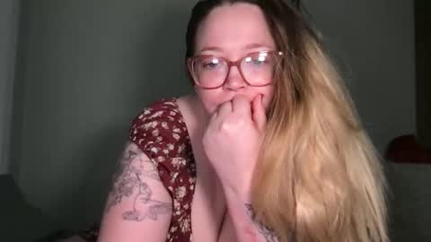 Snapshot of randiigirl69 chatting on 05/06/26, 03:24 Randii online show from 05/06/26, 03:24