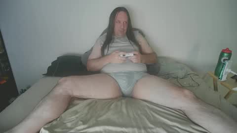 Snapshot of rando1235 chatting on 09/21/25, 12:01 rando1235 online show from 09/21/25, 12:01