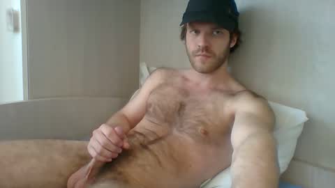 Snapshot of randomguy_42 chatting on 05/27/26, 10:01 randomguy_42 online show from 05/27/26, 10:01