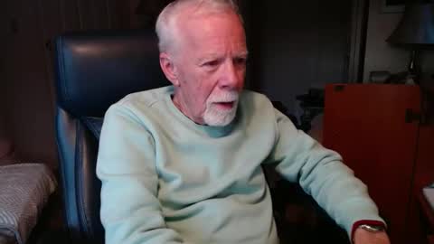 Snapshot of ranger1001 chatting on 02/01/25, 09:40 ranger1001 online show from 02/01/25, 09:40