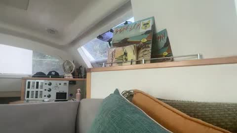 Snapshot of ransguy chatting on 11/30/25, 04:05 ransguy online show from 11/30/25, 04:05