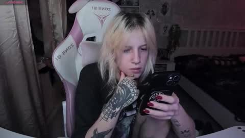 Snapshot of rapunzel_cute chatting on 11/09/25, 08:29 Rapunzel online show from 11/09/25, 08:29