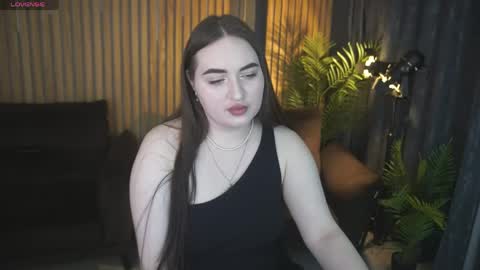 Snapshot of rapunzelangel chatting on 05/25/26, 06:08 rapunzelangel online show from 05/25/26, 06:08