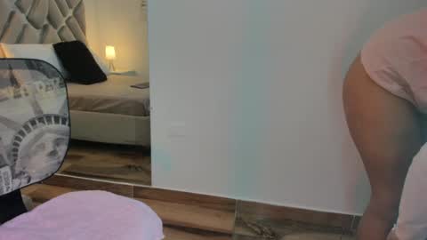 Raquel Moore  online show from 01/13/25, 07:21