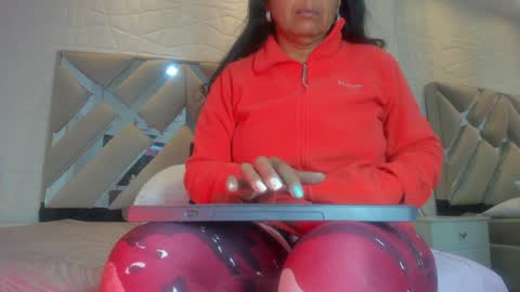 Raquel Moore  online show from 02/07/25, 08:11