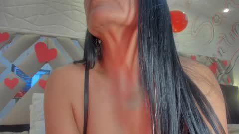 Raquel Moore  online show from 02/15/25, 08:11