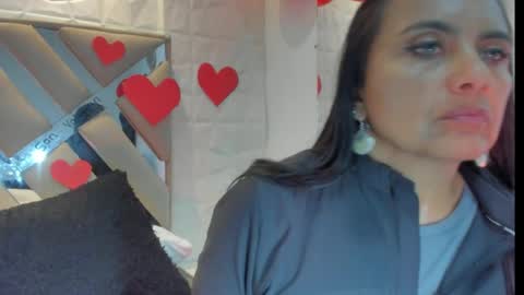 Raquel Moore  online show from 02/18/25, 02:49