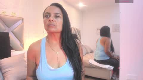 Raquel Moore  online show from 09/30/25, 11:48