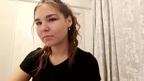 Synthia  FIrst day here  online show from 12/21/25, 03:41