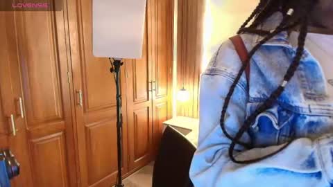 Raquel online show from 06/24/26, 12:04