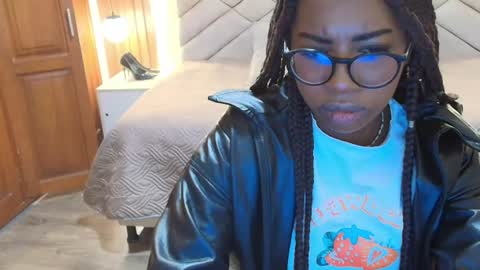 Raquel online show from 07/30/26, 12:15