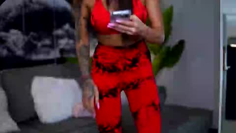 Raquelle online show from 09/22/25, 07:10