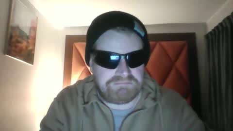 Snapshot of rathernotbeknown chatting on 12/18/25, 12:44 rathernotbeknown online show from 12/18/25, 12:44