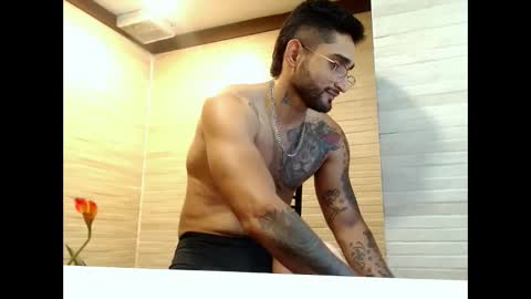 Snapshot of rauldickins chatting on 05/19/26, 02:56 rauldickins online show from 05/19/26, 02:56