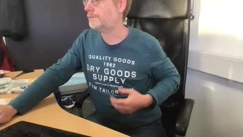 Raunchy me online show from 11/17/25, 02:45