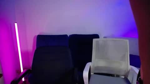 Snapshot of rav3nhudson chatting on 11/12/25, 07:20 Ravenhudson online show from 11/12/25, 07:20